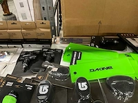 Partij diverse dakine/burton/fyx/danner items (150x) - afbeelding 20 van  25