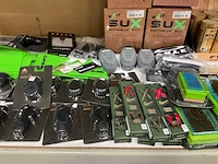 Partij diverse dakine/burton/fyx/danner items (150x) - afbeelding 23 van  25