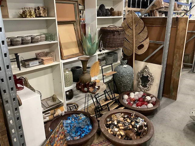 Partij diverse decoratie (670x) - afbeelding 1 van  23