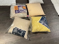 Partij diverse dekbedden en kussens (12x) - afbeelding 11 van  12