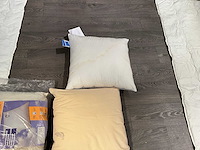 Partij diverse dekbedden en kussens (12x) - afbeelding 12 van  12