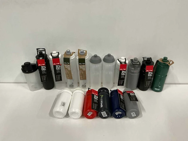 Partij diverse drinkflessen o.a het merk elite (172x) - afbeelding 1 van  6
