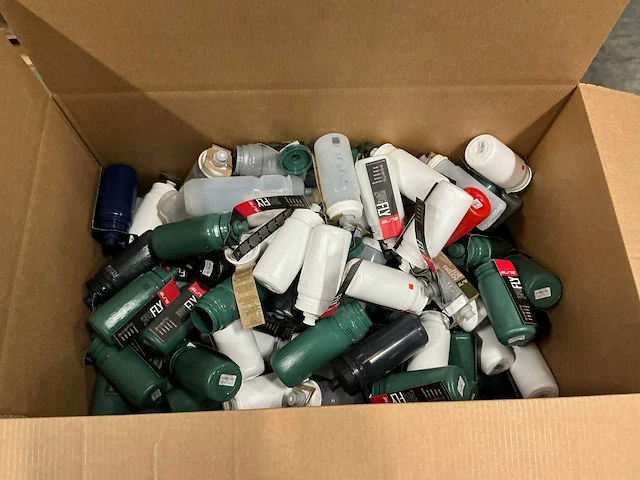 Partij diverse drinkflessen o.a het merk elite (172x) - afbeelding 2 van  6