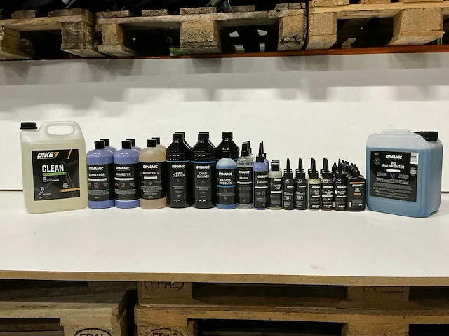 Partij diverse dynamic bike cleaner/wax/etc (46x) - afbeelding 1 van  8