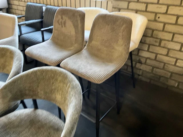 Partij diverse eetkamerstoelen (16x) - afbeelding 13 van  13