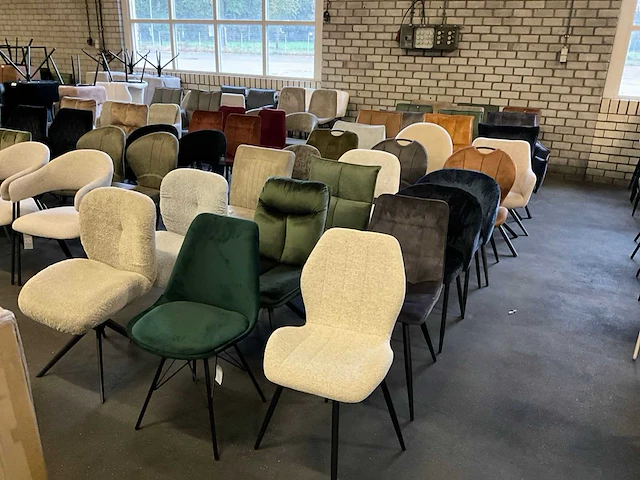 Partij diverse eetkamerstoelen (30x) - afbeelding 1 van  18