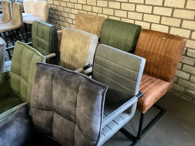 Partij diverse eetkamerstoelen (30x) - afbeelding 18 van  18