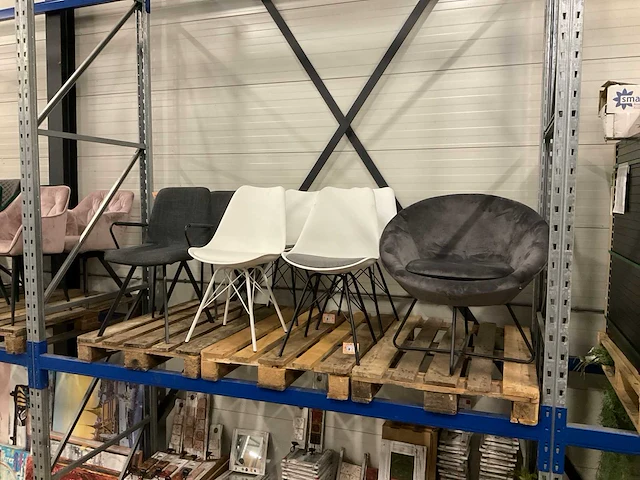 Partij diverse eetkamerstoelen (58x) - afbeelding 4 van  11