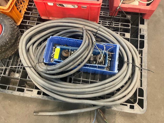 Partij diverse electronica onderdelen - afbeelding 9 van  10