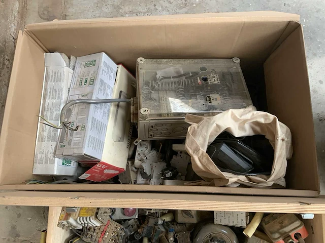 Partij diverse elektra toebehoren - afbeelding 4 van  5