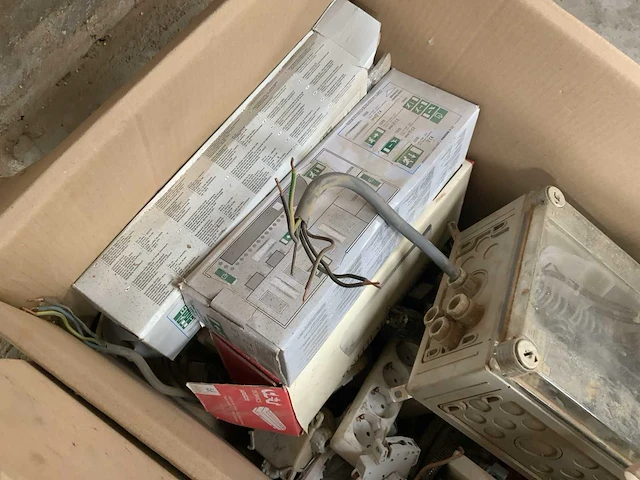 Partij diverse elektra toebehoren - afbeelding 5 van  5