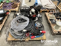 Partij diverse elektriciteit kabels - afbeelding 1 van  3