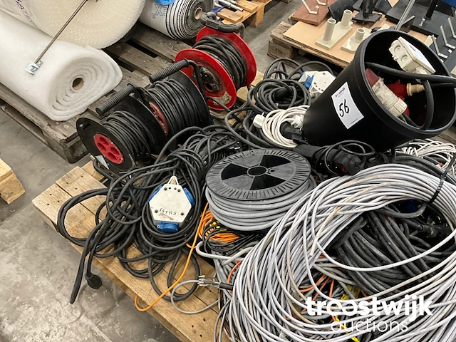 Partij diverse elektriciteit kabels - afbeelding 2 van  3