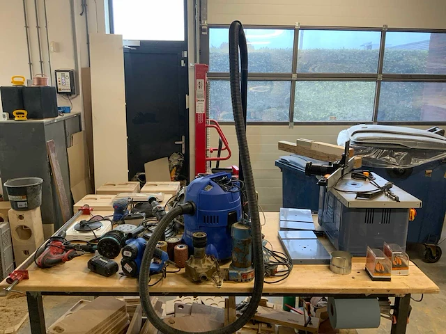Partij diverse elektrisch gereedschap - afbeelding 1 van  31