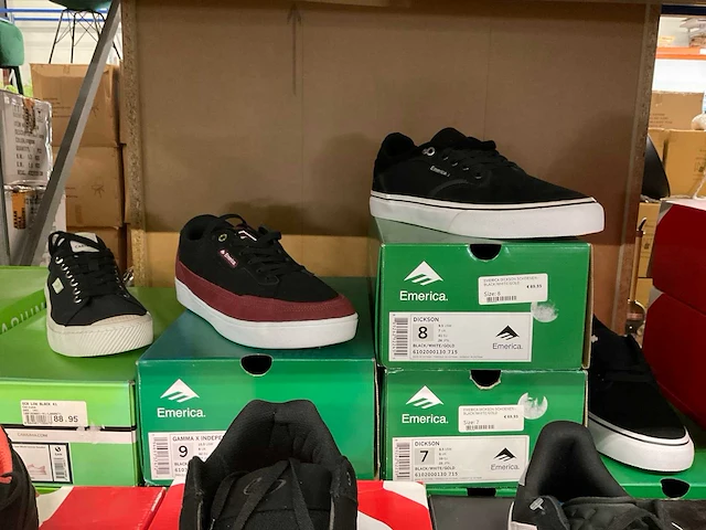 Partij diverse es/adidas/emerica/cariuma sneakers (24x) - afbeelding 7 van  12