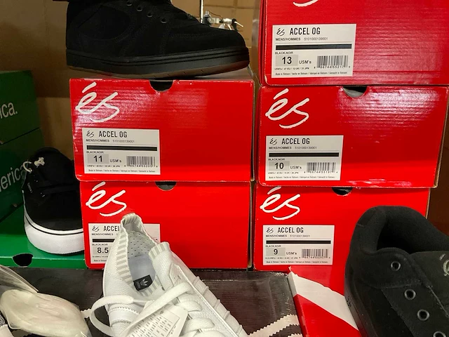 Partij diverse es/adidas/emerica/cariuma sneakers (24x) - afbeelding 12 van  12
