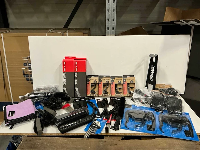 Partij diverse fiets benodigdheden (36x) - afbeelding 1 van  10