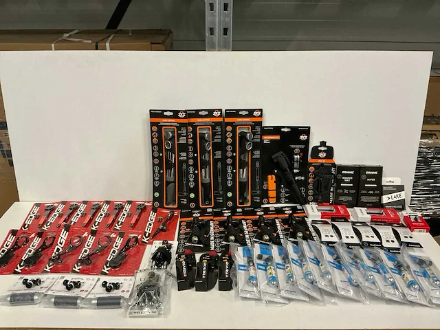 Partij diverse fiets benodigdheden (49x) - afbeelding 1 van  12