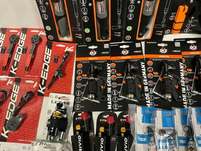 Partij diverse fiets benodigdheden (49x) - afbeelding 8 van  12