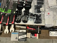 Partij diverse fiets benodigdheden (83x) - afbeelding 3 van  15