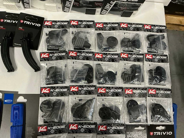 Partij diverse fiets benodigdheden (88x) - afbeelding 8 van  18