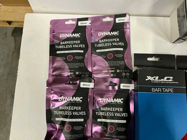 Partij diverse fiets benodigdheden (88x) - afbeelding 11 van  18