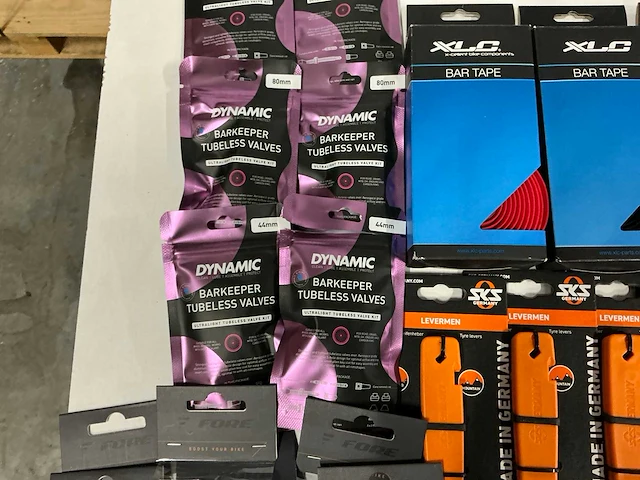 Partij diverse fiets benodigdheden (88x) - afbeelding 12 van  18