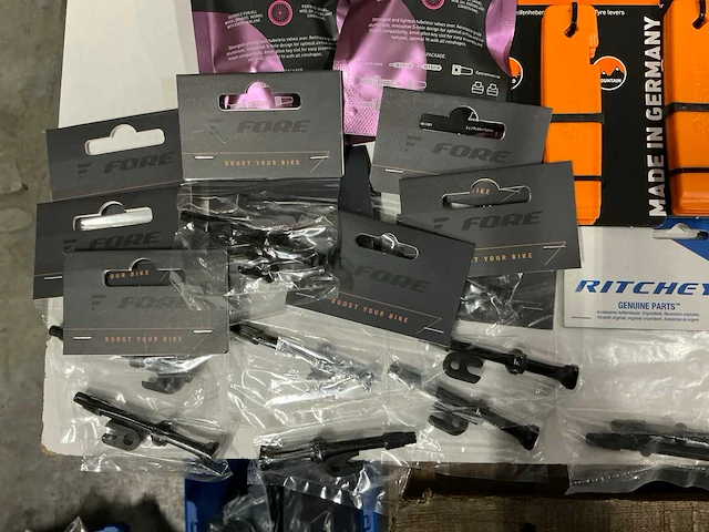 Partij diverse fiets benodigdheden (88x) - afbeelding 14 van  18