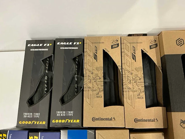 Partij diverse fietsbanden (27x) - afbeelding 2 van  7