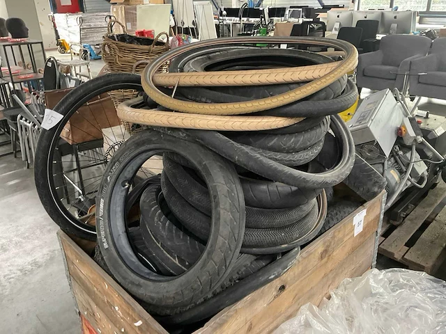 Partij diverse fietsbanden - afbeelding 3 van  5