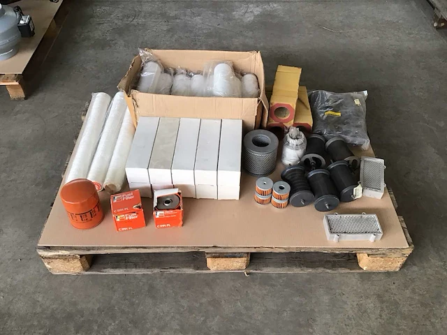 Partij diverse filters - afbeelding 1 van  12