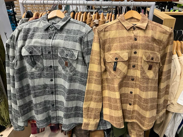 Partij diverse flannels o.a brixton/vissla/billabong/carhartt (40x) - afbeelding 6 van  12