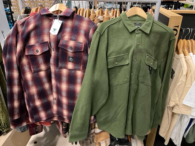 Partij diverse flannels o.a brixton/vissla/billabong/carhartt (40x) - afbeelding 10 van  12