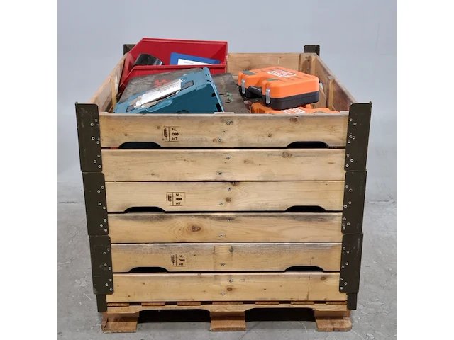 Partij diverse garage inventaris, o.a metabo, bahco - afbeelding 1 van  11