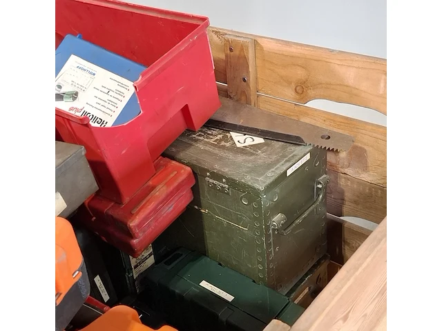 Partij diverse garage inventaris, o.a metabo, bahco - afbeelding 8 van  11