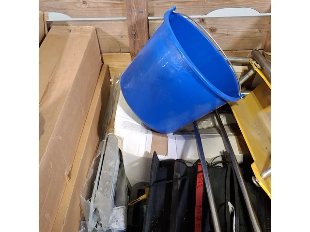 Partij diverse garage inventaris, o.a vero - afbeelding 3 van  12