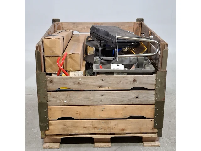 Partij diverse garage inventaris, o.a vero - afbeelding 1 van  12