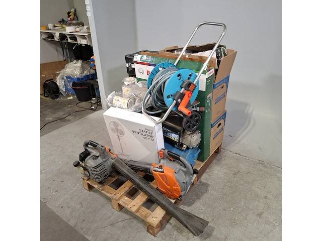 Partij diverse garageinventaris, o.a hitachi, bosch - afbeelding 12 van  18