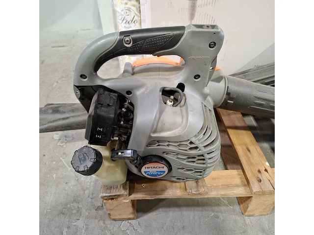 Partij diverse garageinventaris, o.a hitachi, bosch - afbeelding 13 van  18