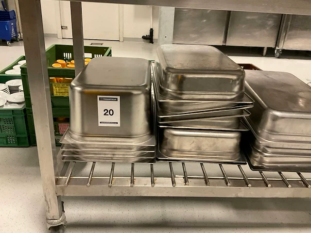 Partij diverse gastronorm bakken - afbeelding 3 van  6