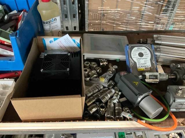 Partij diverse gereedschappen en materiaal - afbeelding 11 van  12