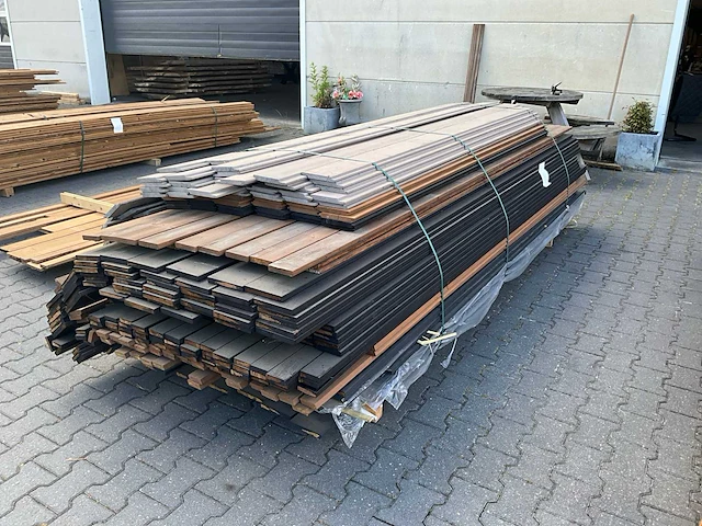 Partij diverse gevelbekleding (ca 100m2) - afbeelding 1 van  8