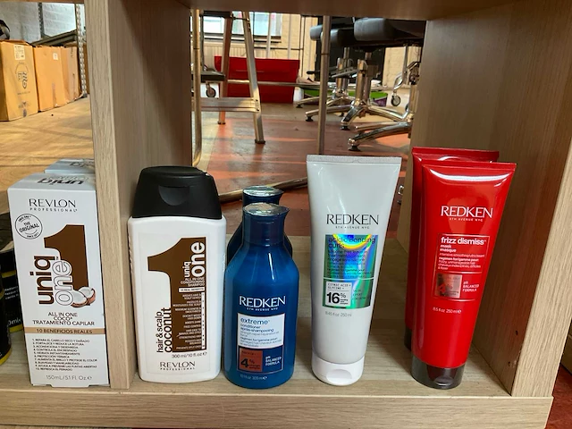 Partij diverse goldwell&boucleme haarproducten (136x) - afbeelding 4 van  12