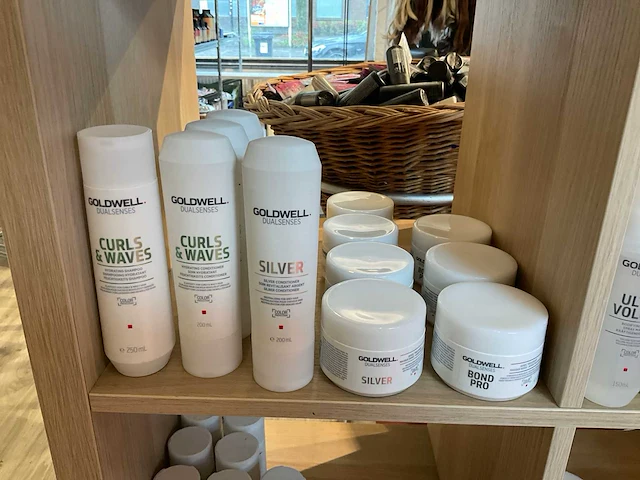 Partij diverse goldwell&boucleme haarproducten (136x) - afbeelding 10 van  12