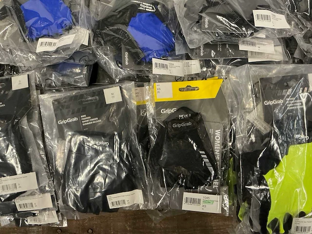Partij diverse gripgrab fietshandschoenen (127x) - afbeelding 4 van  15
