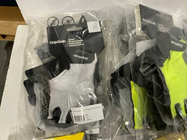 Partij diverse gripgrab fietshandschoenen (127x) - afbeelding 8 van  15