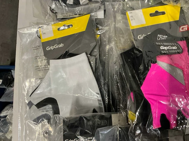 Partij diverse gripgrab fietshandschoenen (127x) - afbeelding 10 van  15