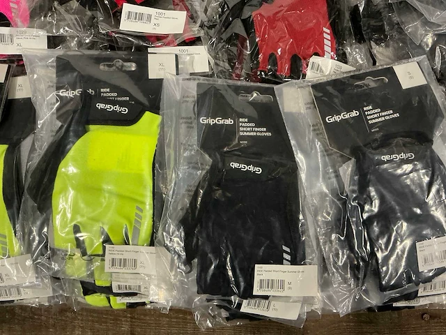 Partij diverse gripgrab fietshandschoenen (127x) - afbeelding 13 van  15
