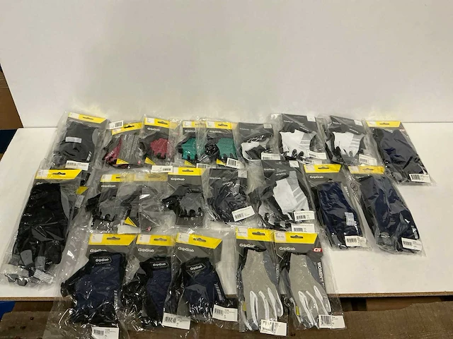 Partij diverse gripgrab fietshandschoenen (29x) - afbeelding 1 van  18