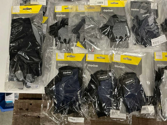 Partij diverse gripgrab fietshandschoenen (29x) - afbeelding 17 van  18